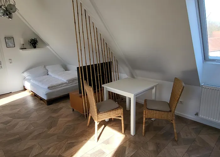 Dachgeschosswohnung 2 - Am Schloss Apartman