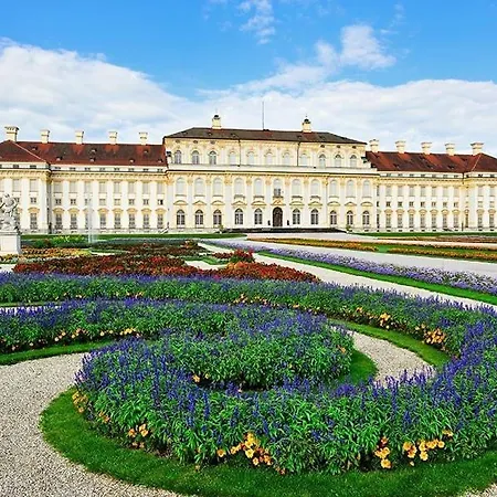 Dachgeschosswohnung 2 - Am Schloss * Oberschleissheim